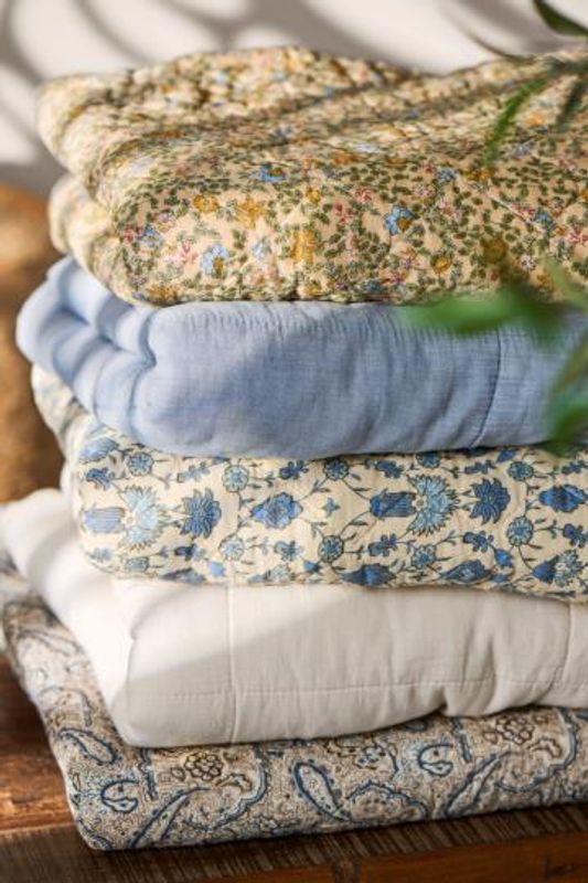 IB Laursen Vintage Quilt cornflower 130x180
